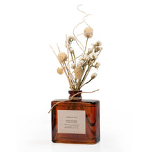 Load image into Gallery viewer, Vanilla Lily Bouquet Reed Bundle Fragrance Diffuser