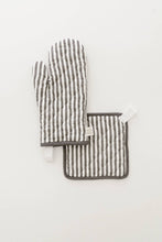 Load image into Gallery viewer, Keepsake Quilted Linen Oven Mitt + Potholder Set Pewter