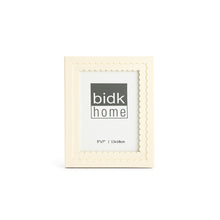 Load image into Gallery viewer, White Scalloped Picture Frames