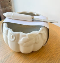 Load image into Gallery viewer, Lily & Marigold Seasonal Subscription Box- Spring Edition