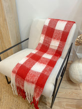 Load image into Gallery viewer, Lily & Marigold Seasonal Subscription Box- Spring Edition