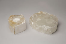 Load image into Gallery viewer, Selenite Voitve Holder
