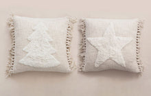 Load image into Gallery viewer, 20" Blend Punch Hook Pillow with Tassels