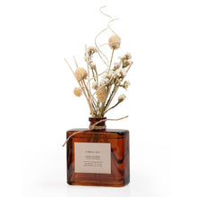 Load image into Gallery viewer, Vanilla Lily Bouquet Reed Bundle Fragrance Diffuser
