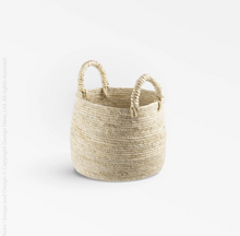 Load image into Gallery viewer, Maiz Small Woven Corn Husk Basket with Handles
