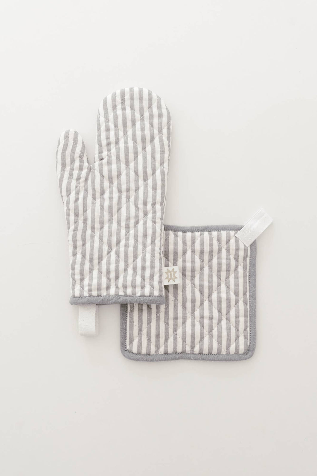 Keepsake Quilted Linen Oven Mitt + Potholder Set in Blue