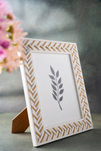 Load image into Gallery viewer, Criss Cross Resin Picture Frames
