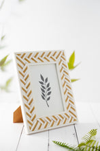 Load image into Gallery viewer, Criss Cross Resin Picture Frames
