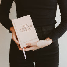 Load image into Gallery viewer, Mom&#39;s One Line A Day Leather Journal
