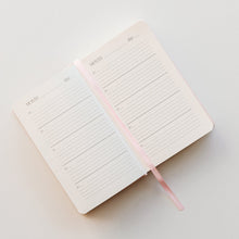 Load image into Gallery viewer, Mom&#39;s One Line A Day Leather Journal
