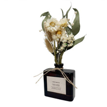 Load image into Gallery viewer, Linen Breeze Bouquet Reed Bundle Fragrance Diffuser
