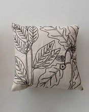 Load image into Gallery viewer, 18&quot; Botanical Cotton Pillow With Gold Zipper
